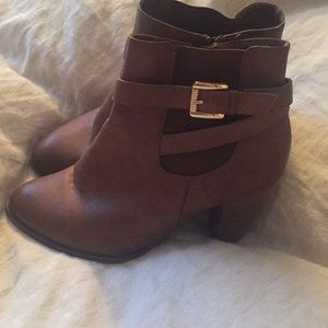 Brown low cute boots
